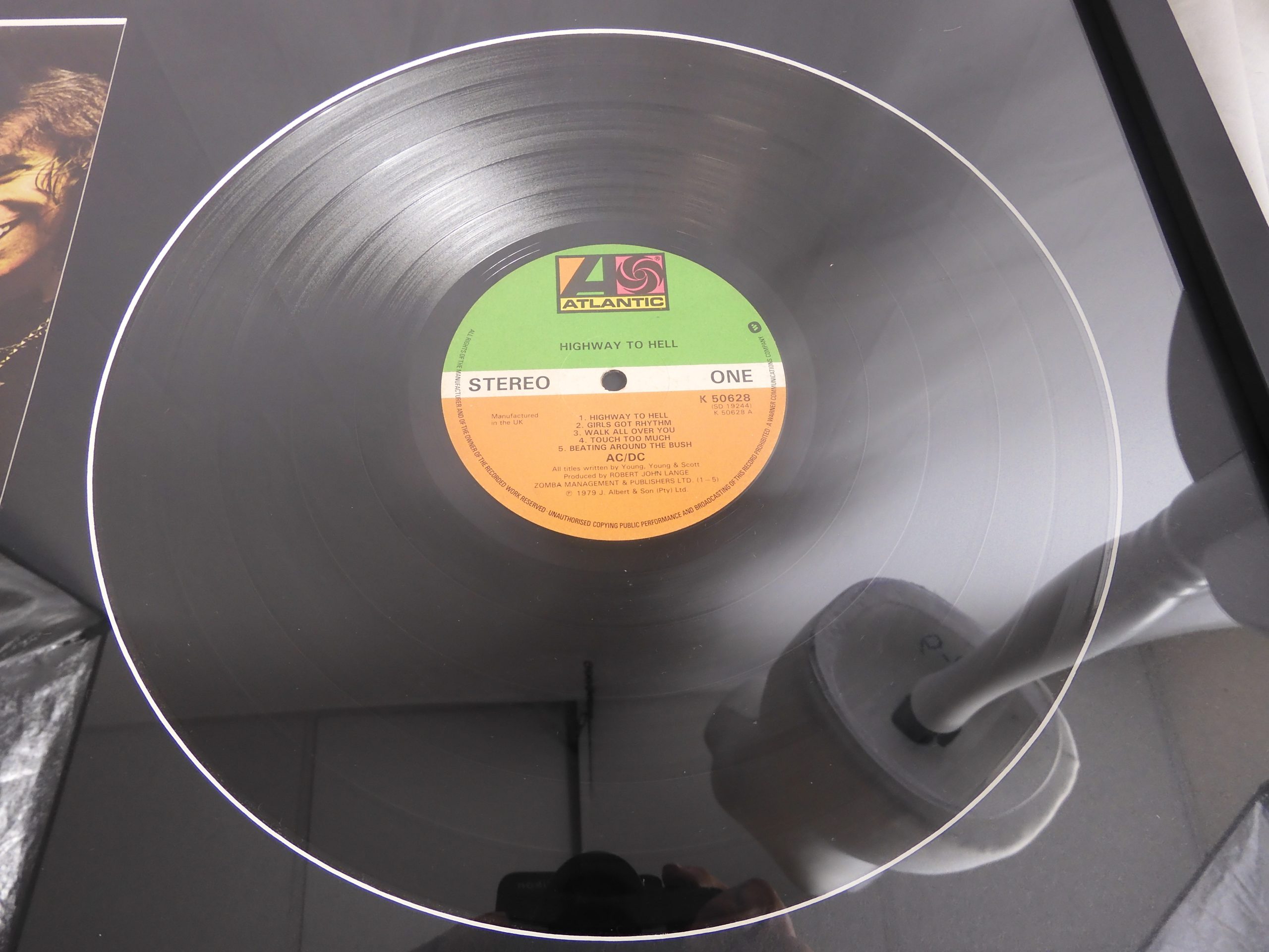 AC/DC Highway To Hell - K50628 1st Pressing - Signed by Bon Scott, Angus Young, Malcolm Young, Phil Rudd, Cliff Williams, with C.O.A. - Image 4